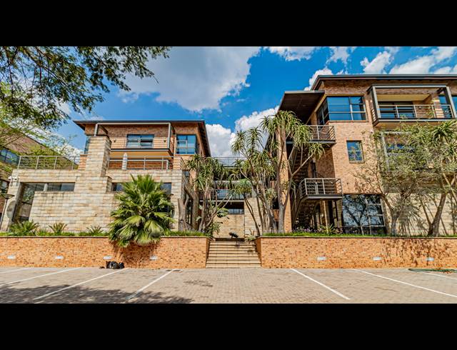 1,552M² OFFICE TO LET IN FERNDALE